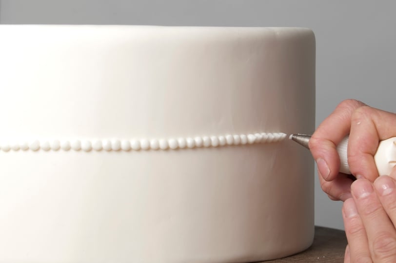 Wedding cake decorating